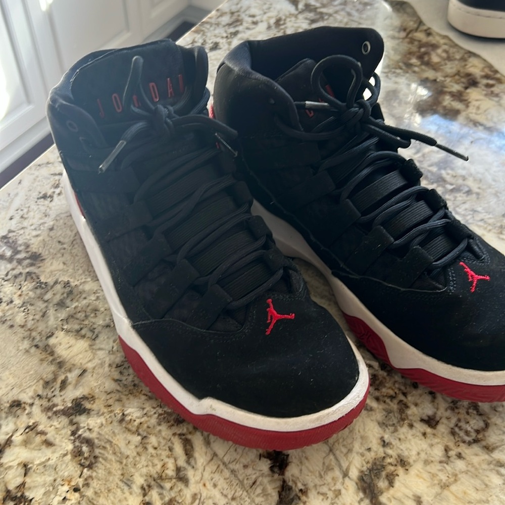 Jordan Max Aura Black